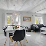 Apartamento Starki - 800m From The Sea By Interhome